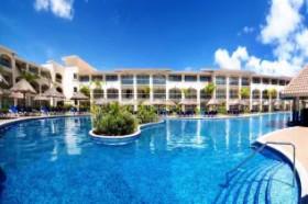Hotel Sandos Playacar Beach Resort